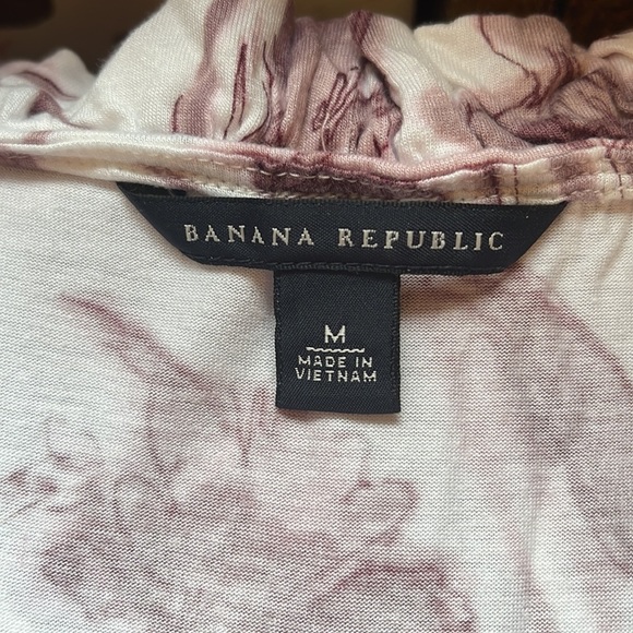 Banana Republic Soft & Flowy Ruffle Neck Sleeveless Top Medium - Picture 2 of 15